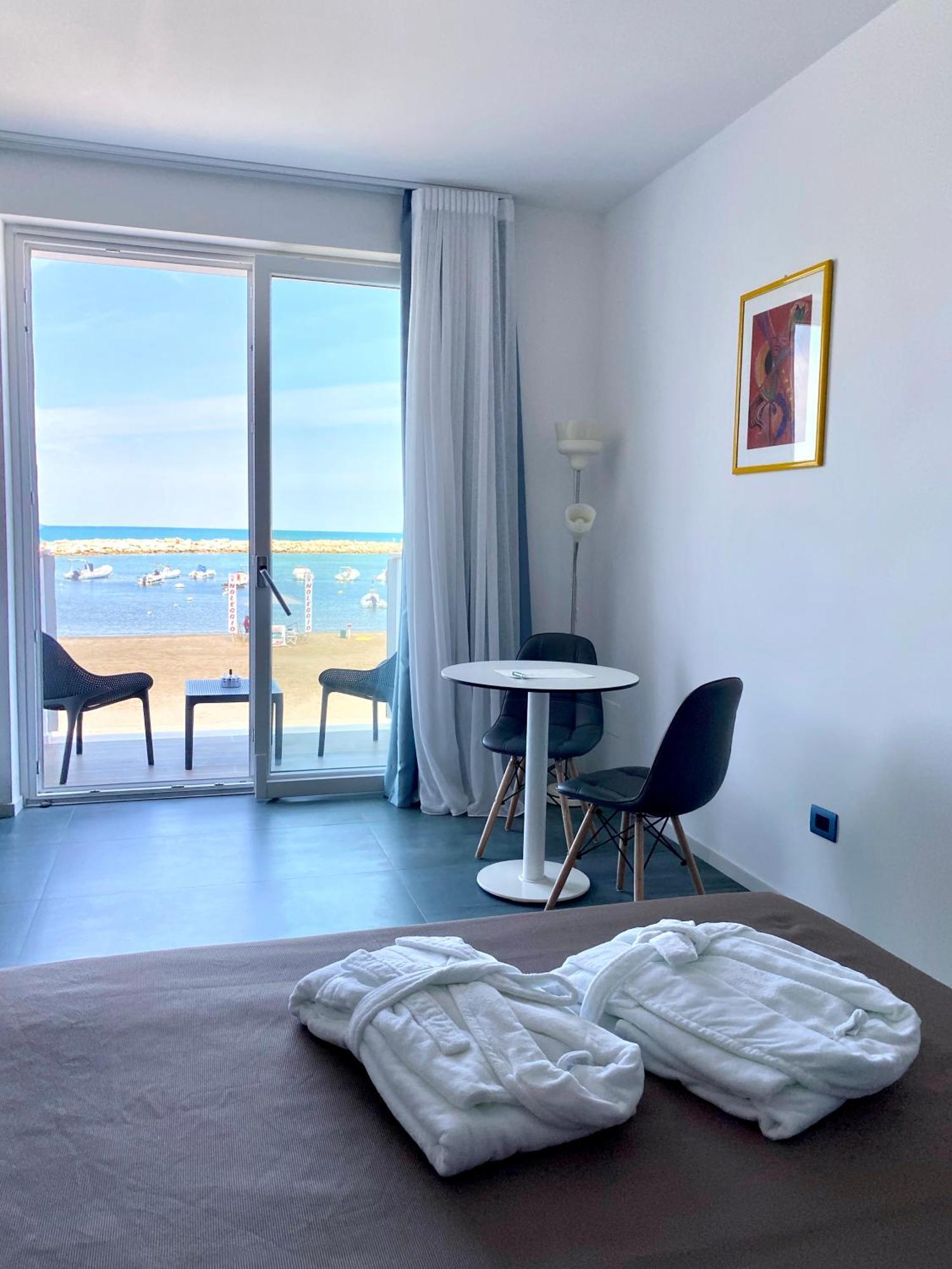 פסקיצ'י Marina Bay Beach Hotel מראה חיצוני תמונה